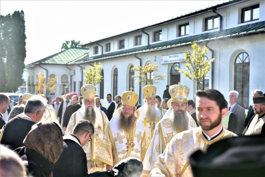 Catedrala din Râmnicu Vâlcea şi-a cinstit ocrotitorul şi ctitorul: Sfântul Calinic