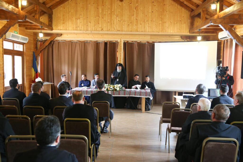 Mitropolitul Laurenţiu explică prin ce se remarcă satul românesc de altădată