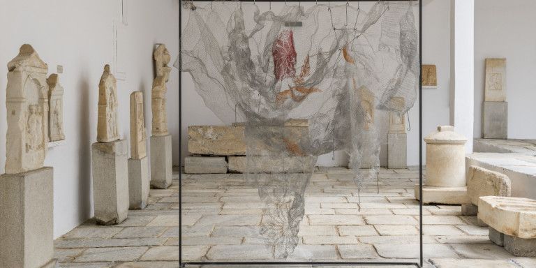 Έκθεση σύγχρονης τέχνης: “The Palace at 4 a.m.”στο Αρχαιολογικό Μουσείο Μυκόνου