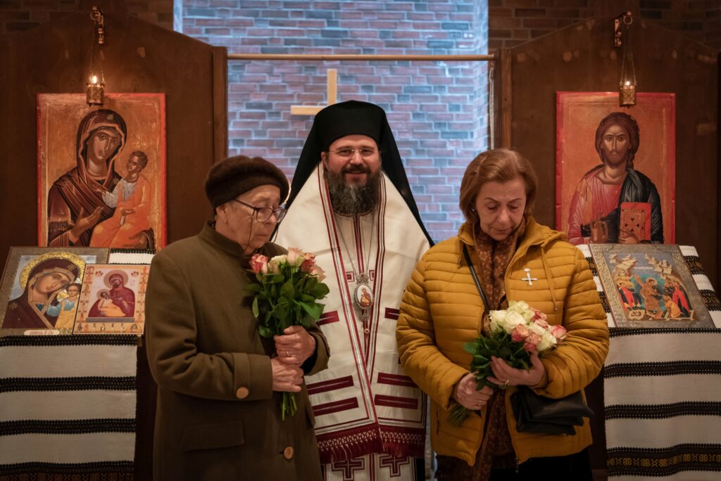 Episcopul Macarie a oferit Crucea Nordului unor foste deținute politic în timpul regimului comunist din România