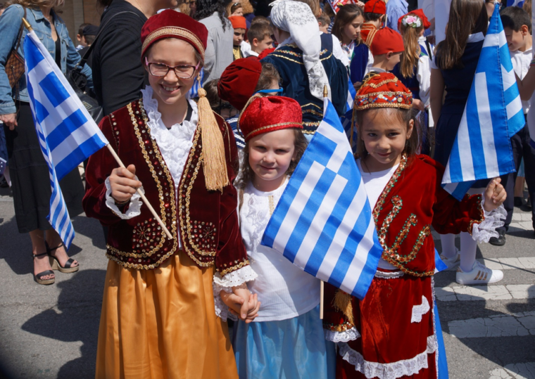 Τα Ελληνόπουλα στην παρέλαση του Σικάγου