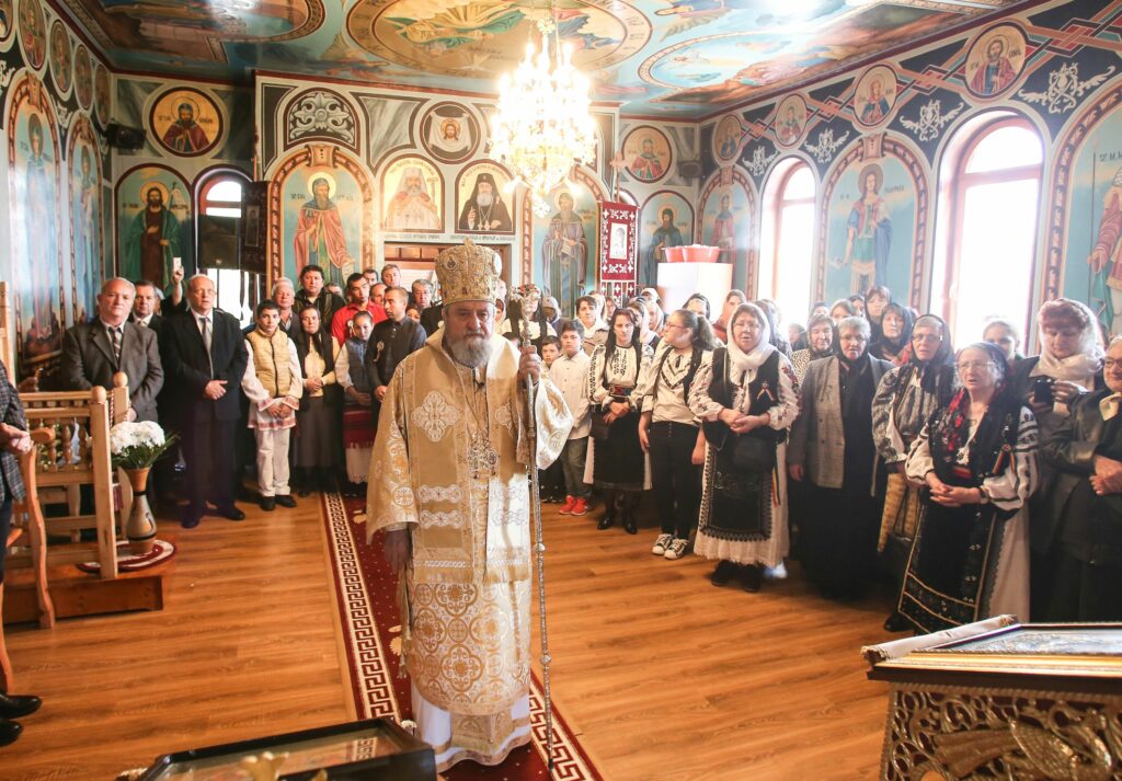Mitropolitul Ardealului a slujit într-unul dintre cele mai frumoase sate din România