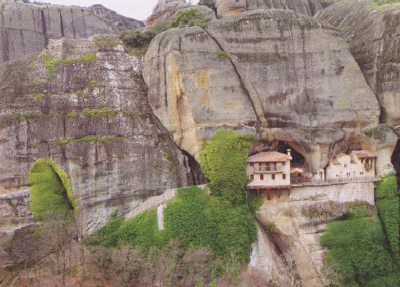 Η Ι.Μ. Αγίου Δημητρίου στον βράχο της Υπαπαντής Αγίων Μετεώρων