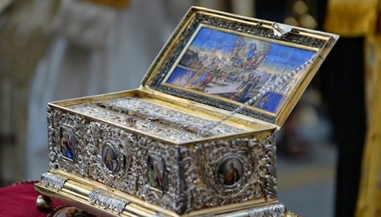 Η Αγία Ζώνη σώζει την Πόλη από την χολέρα, ο σουλτάνος την προσκυνά, και ένας νεκρός ανασταίνεται