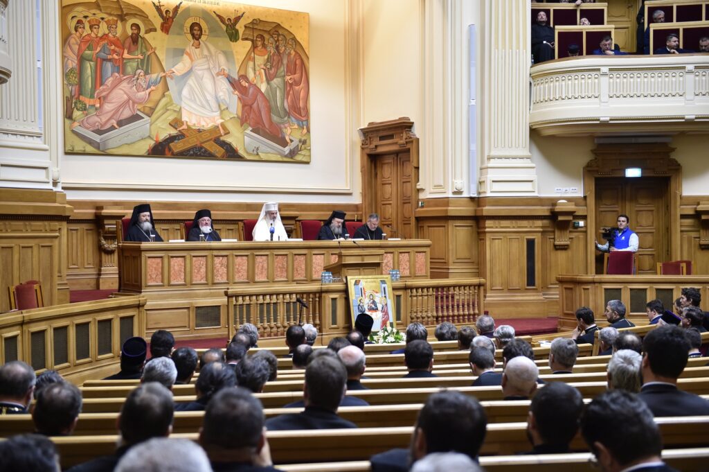 Satul românesc trebuie ajutat mai mult de către locuitorii oraşelor – Patriarhul României