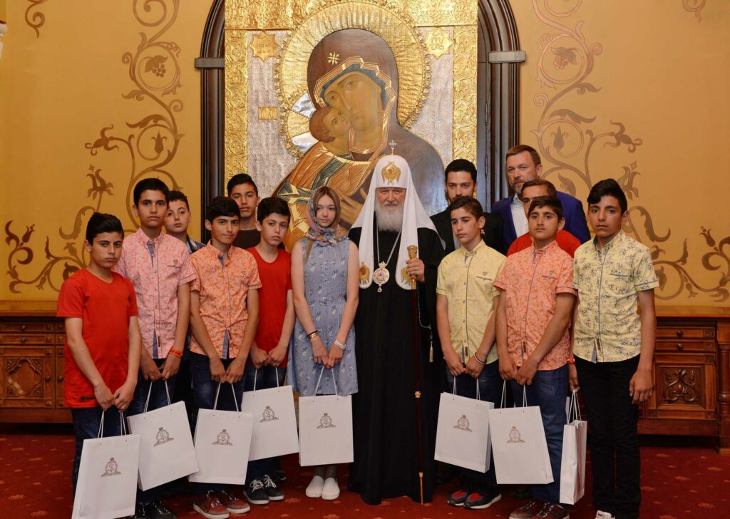 Святейший Патриарх Кирилл встретился с детьми погибших сирийских военных