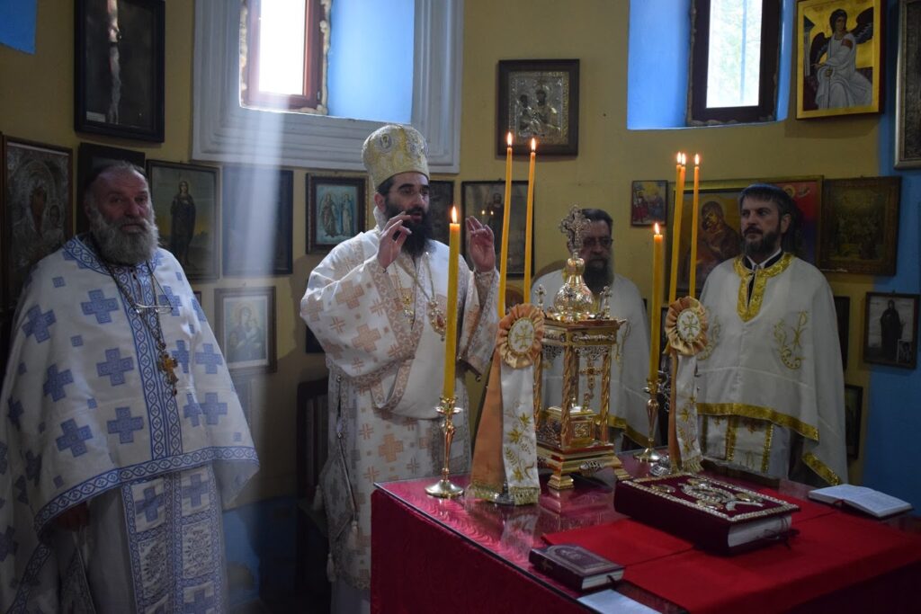 Архијерејска Литургија у Островици