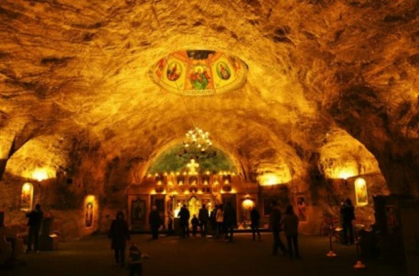 Εντυπωσιακός υπόγειος ναός φτιαγμένος από αλάτι