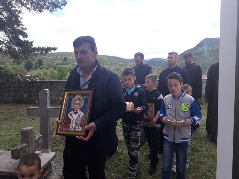 Епископ Атанасије богослужио у Дубочици