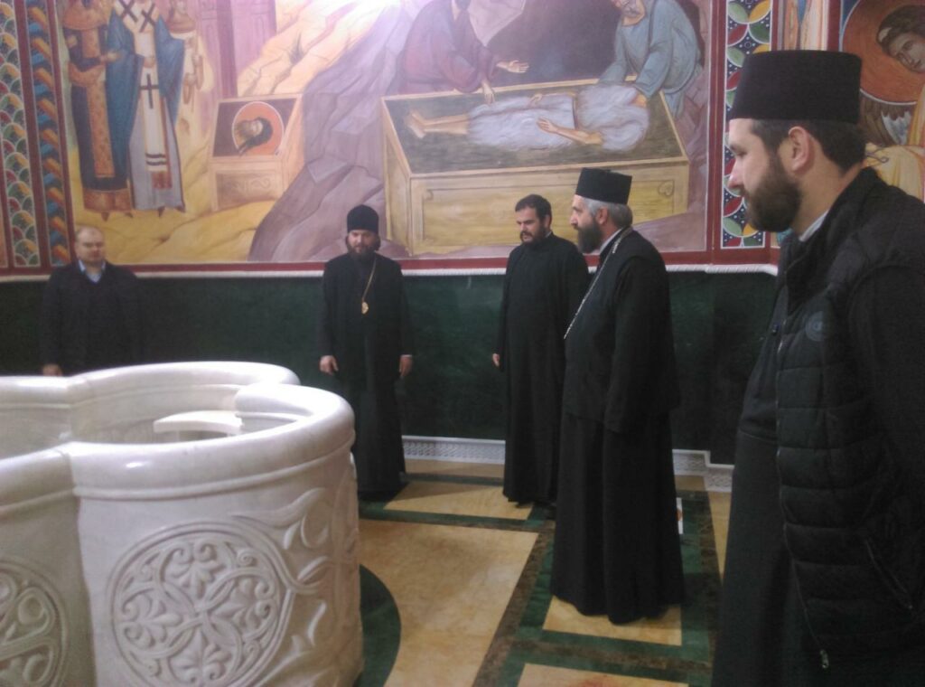 Епископ јуријевски Арсеније посетио барски Саборни храм