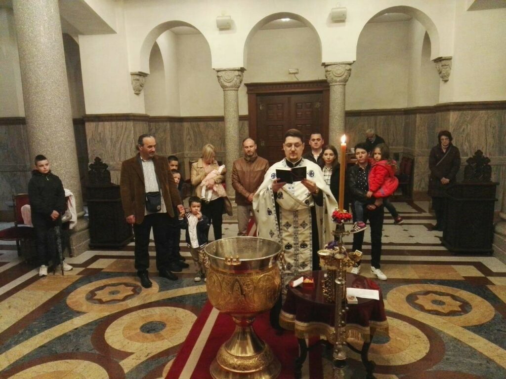 Ομαδική βάπτιση στην Μπάνια Λούκα 