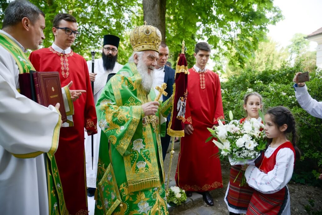 Патријарх српски Иринеј богослужио у Сентандреји