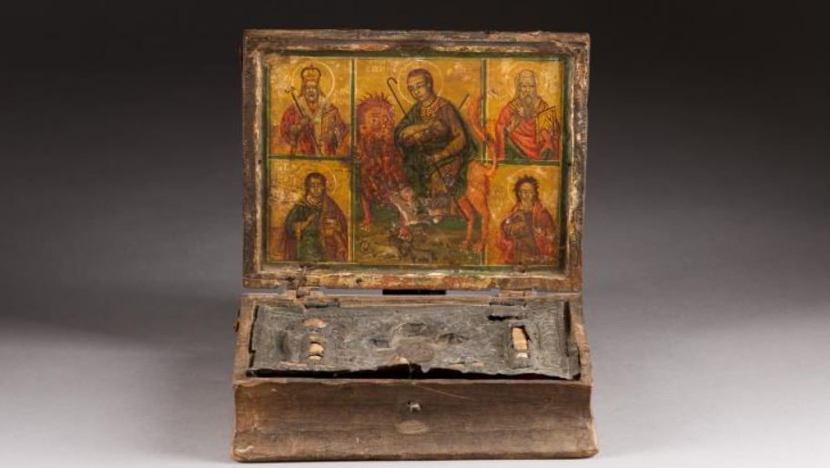 Art very important for people and their history German auctioneer, who returns looted casket to Cyprus