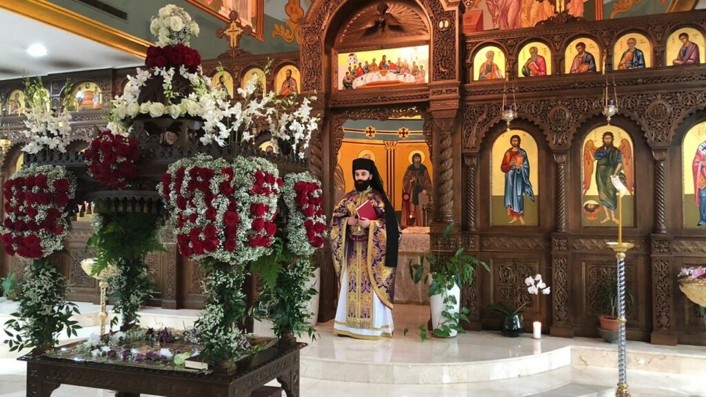 Priest from Bucharest Monastery offers Paschal Light to Romanians living in Dubai