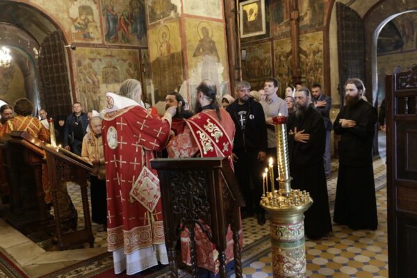 служба в саввино сторожевском монастыре. литургия в саввино-сторожевском монастыре. литургия в саввино-сторожевском монастыре. регент монастыря саввы сторожевского. братия саввино сторожевского монастыря.