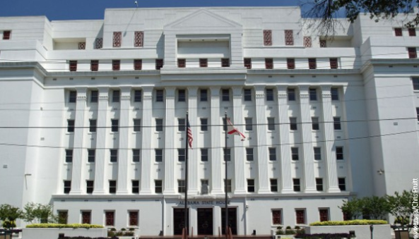 Гувернерка Алабаме потписала оштри закон против побачаја