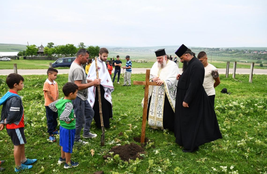 Mănăstirea Hadâmbu va construi o casă pentru cei 12 membri ai familiei Ciobanu din Iași