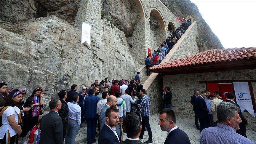دير سوميلا التاريخي يستقبل السياح مجددا بطرابزون التركية