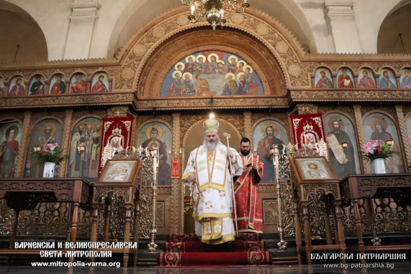 Архиерейска света Литургия на празника на град Шумен