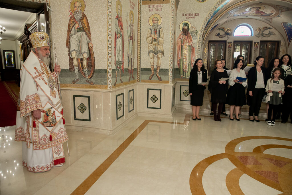 Părintele Patriarh Daniel a felicitat Corala „Nicolae Lungu” pentru lucrarea misionară desfăşurată
