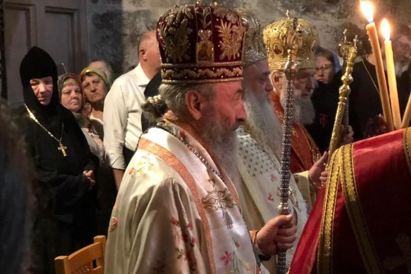 Блаженнейший митрополит Онуфрий совершил Литургию в Храме Гроба Господня