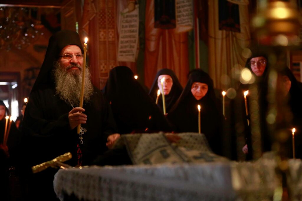 The funeral service of reposed in Christ Elder, Emilianos Simono-petritis was held (PHOTOS)