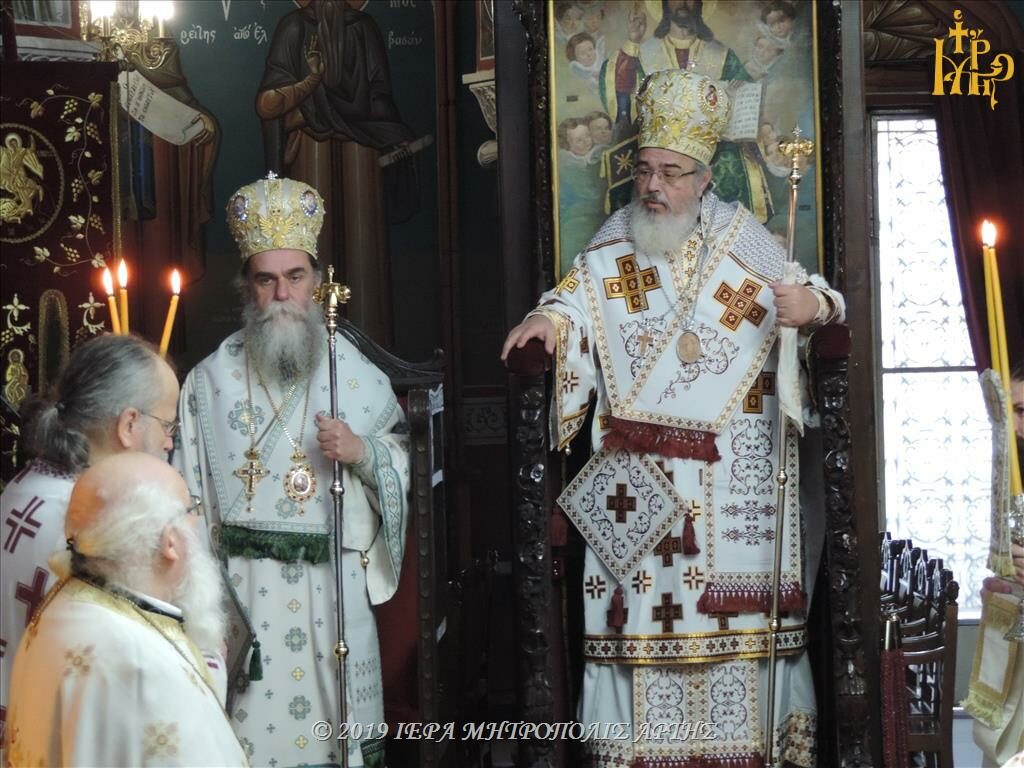 Δισαρχιερατική Θεία Λειτουργία στην Άρτα