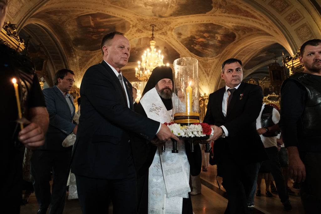 С панихиды в Богоявленском кафедральном соборе в Москве началась Международная мемориальная акция «Свеча памяти»