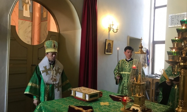 Северна Кореја: Празник Свете Тројице у Пном Пену