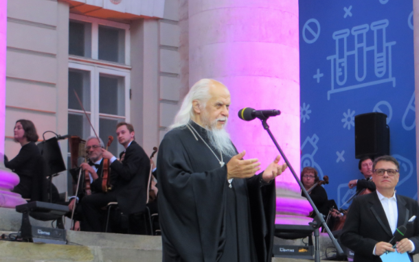 Председатель Синодального отдела по благотворительности поздравил врачей с профессиональным праздником