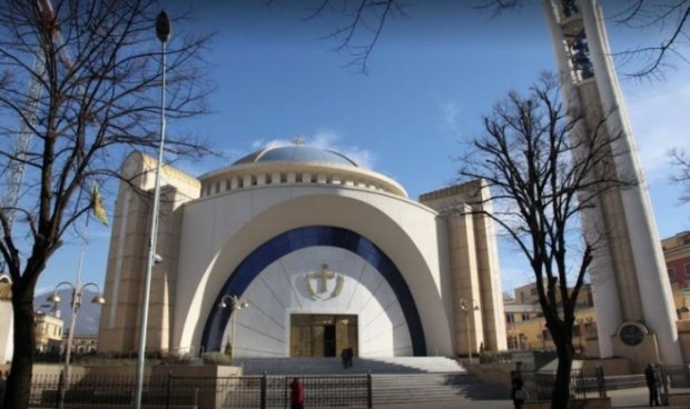 Albanian Orthodox Church prays for political stability