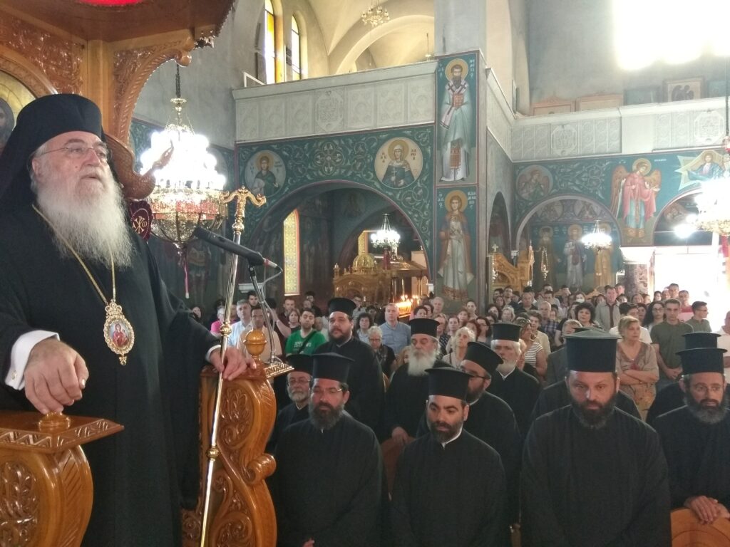 Ο Μητρ. Περιστερίου στην παράκληση υπέρ των διαγωνιζομένων μαθητών