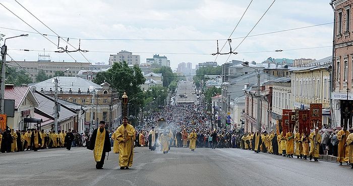 Ρωσία: 27.000 πιστοί στην πομπή 150 χλμ του Αγίου Νικολάου