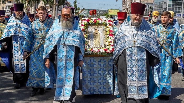 СОВМЕСТНЫЙ КРЕСТНЫЙ ХОД ДУХОВЕНСТВА ТРЕХ ЕПАРХИЙ УКРАИНСКОЙ ПРАВОСЛАВНОЙ ЦЕРКВИ СОСТОЯЛСЯ В ЛУГАНСКЕ