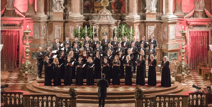 По городам Европы проходит гастрольный тур Московского Синодального хора