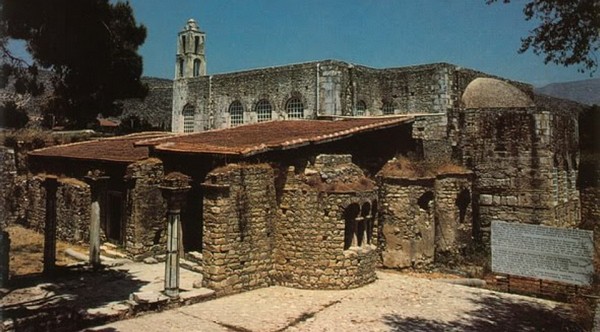 Η Βασιλική του Αγίου Νικολάου στα Μύρα