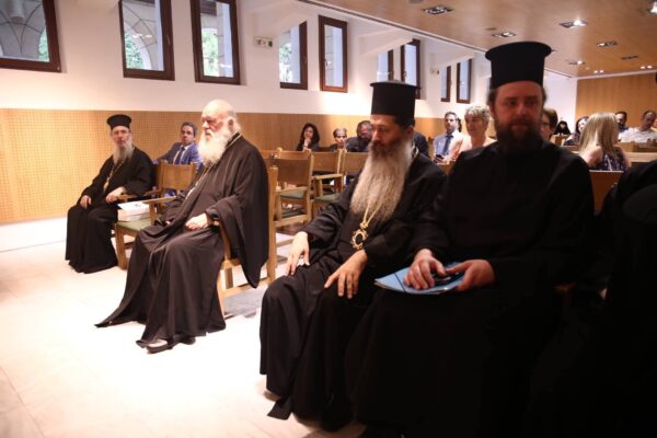 Archbishop Ieronymos: Clergymen in Greece are not civil servants