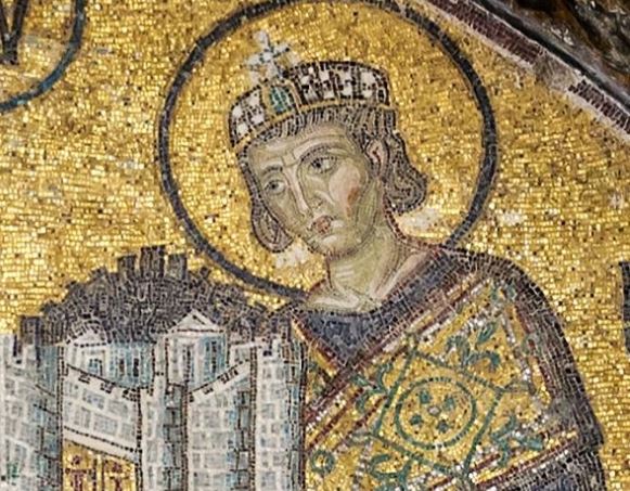 Τί έχουμε ν’ απαντήσουμε σ’ αυτούς, που πολεμούν τον Μ. Κωνσταντίνο, μόνο και μόνο επειδή υπήρξε Χριστιανός;