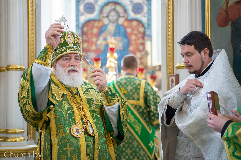 В День Святой Троицы Патриарший Экзарх совершил Литургию в Свято-Духовом кафедральном соборе города Минска