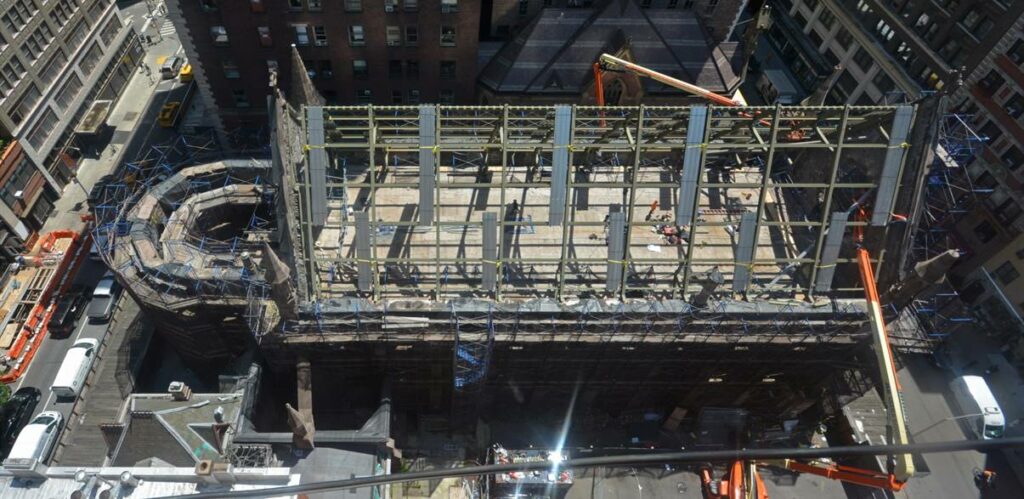 Înviată din propria cenușă: Catedrala sârbă din New York după incendiul din 2016