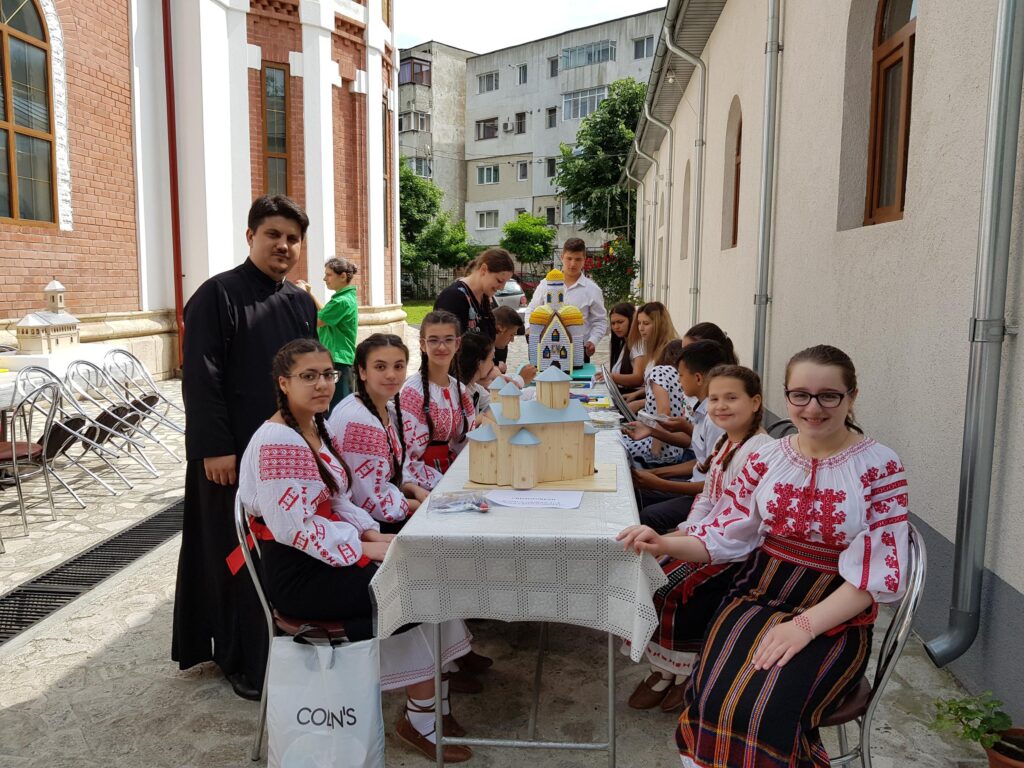 Biserica, văzută „prin ochi de copil” la Râmnicu Sărat