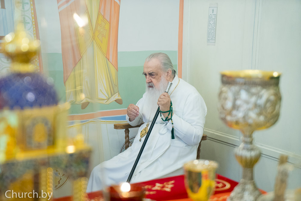 В праздник Пятидесятницы митрополит Филарет молился за Литургией в домовом храме Минского епархиального управления