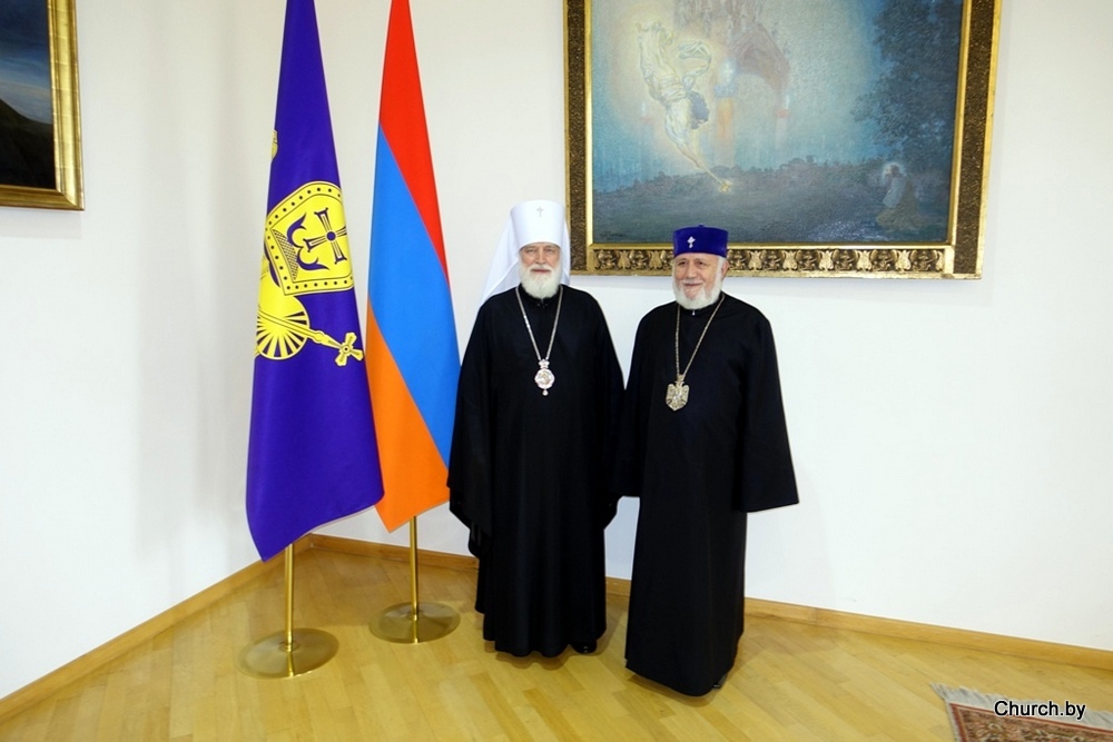 Состоялась встреча Патриаршего Экзарха всея Беларуси с Верховным Патриархом и Католикосом всех армян