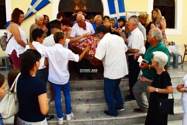 Αναχώρησε η Ιερά Εικόνα της «Παναγίας της Βηματάρισσας» από τις Εργατικές κατοικίες Ναυπλίου