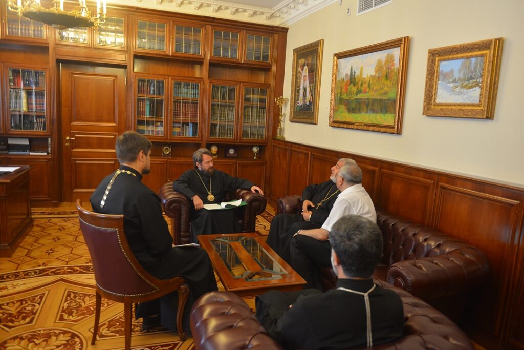 Митрополит Иларион встретился с иерархом Ассирийской Церкви Востока