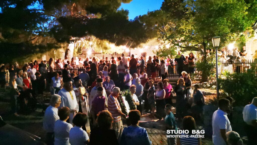 Πλήθος κόσμου τίμησε τους Αγ. Αναργύρους στην Ακροναυπλία