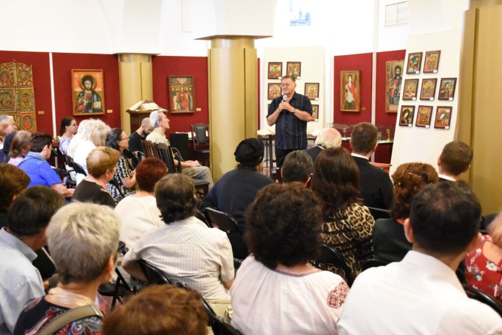 Actorul Dorel Vişan, în recital Eminescu la Cluj