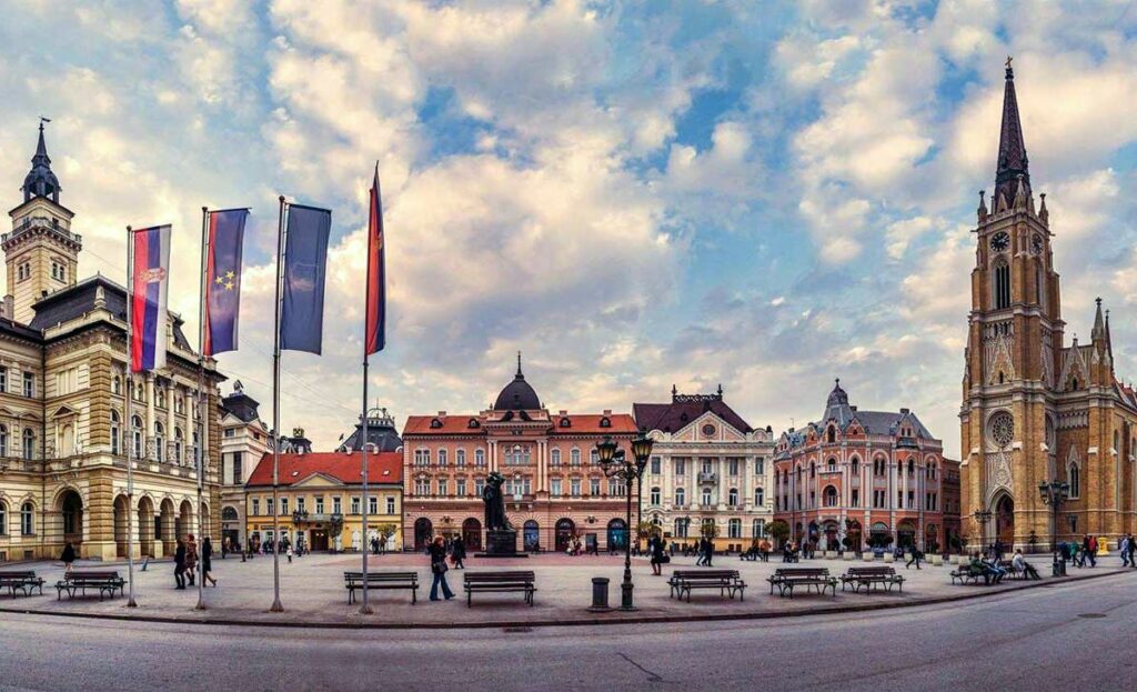 Timişoara şi Novi Sad, Capitalele Culturale Europene în 2021, vor fi conectate printr-un autobuz cultural