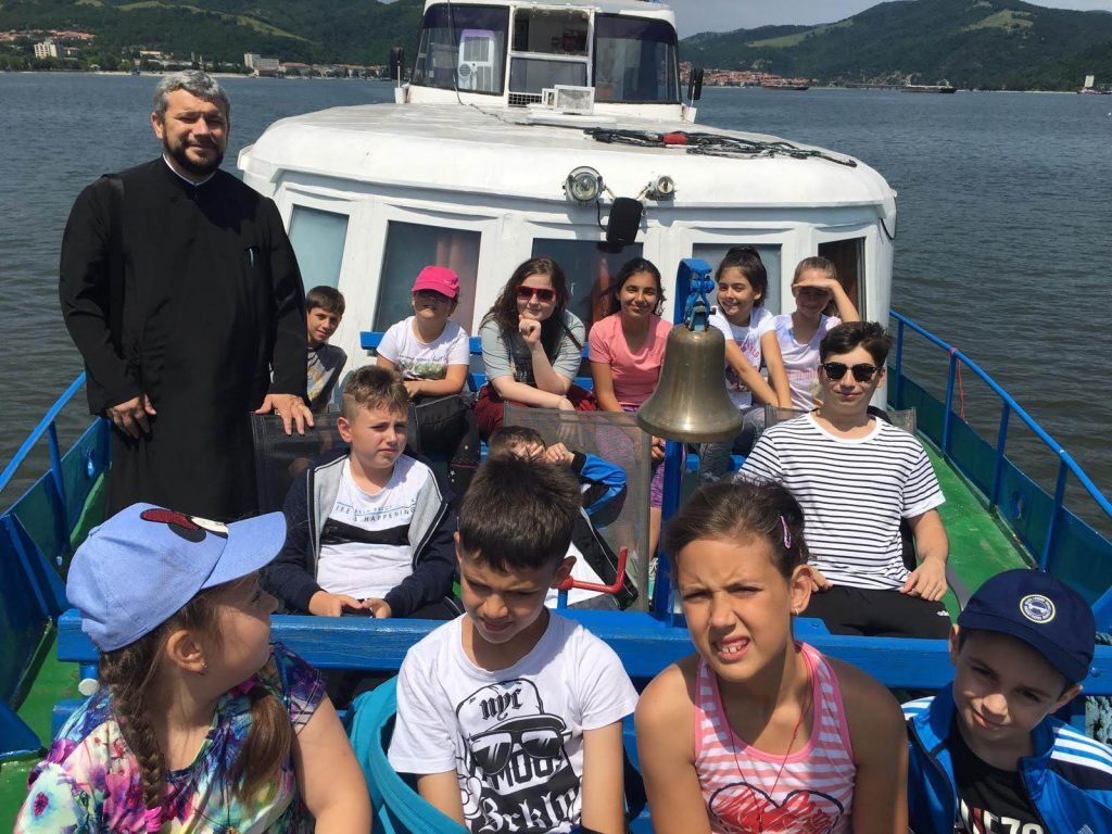 Cum recompensează o parohie din Timișoara rezultatele bune la învățătură