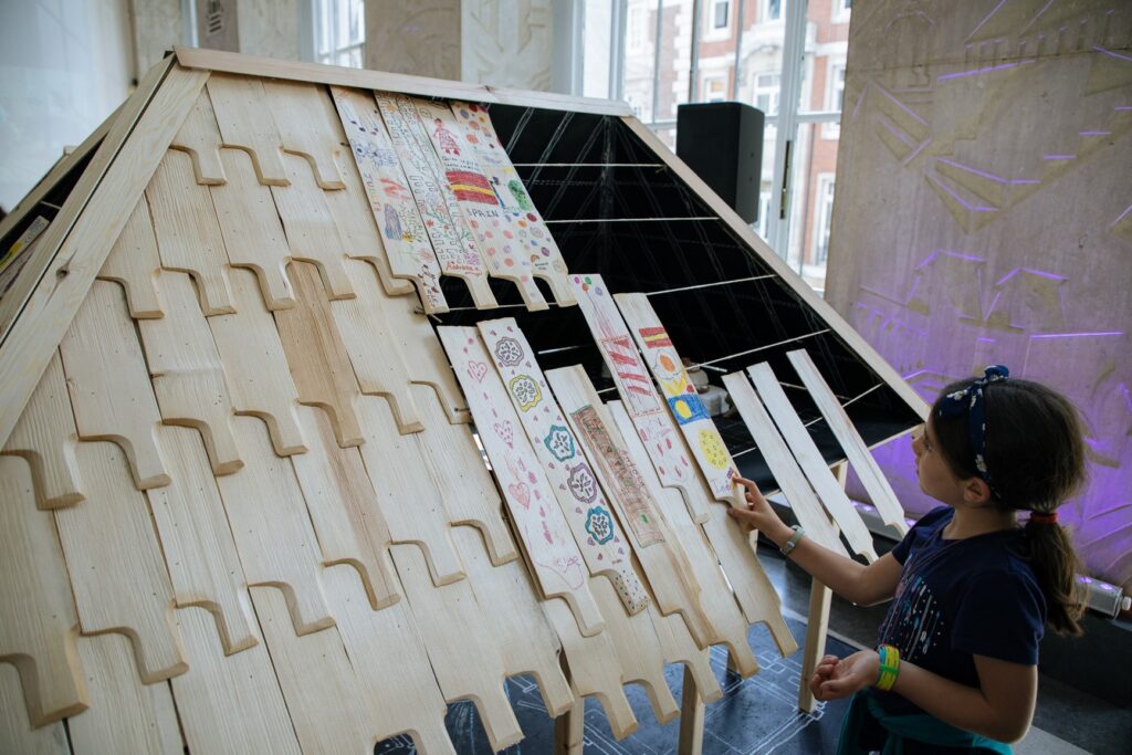 Proiect inedit al unei Parohiei româneşti din Londra pentru promovarea satului românesc